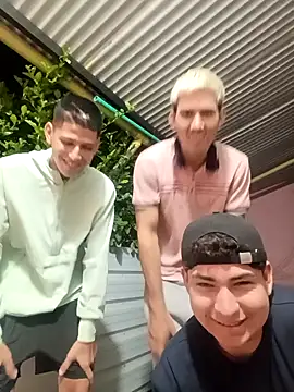 Show Webcam de 3hornys-straights