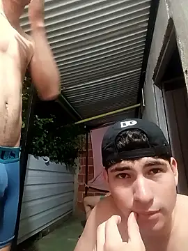 3hornys-straights – Kamerová šou