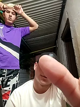 3hornys-straights 网络视讯表演