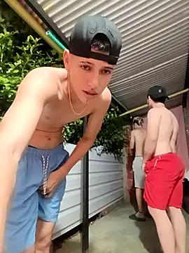 3hornys-straights' Webcam Show