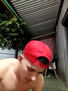 Pokazy przed kamerką – 3hornys-straights