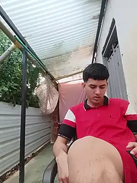 عرض كام 3hornys-straights