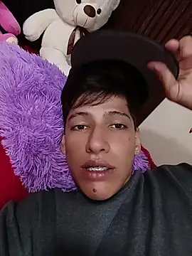 عرض كام 3hornys-straights