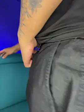 عرض كام kryzthian_Olrox
