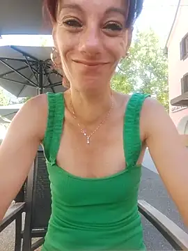 angeleclara@xh Show in webcam