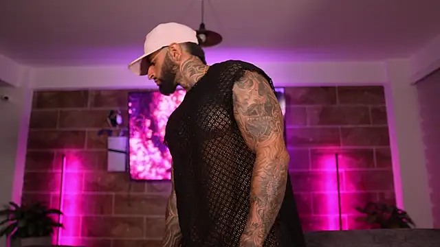 Eros_Dark_ Show in webcam