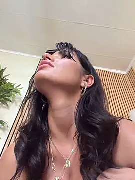 RaniaSnow's Live XXX Chat