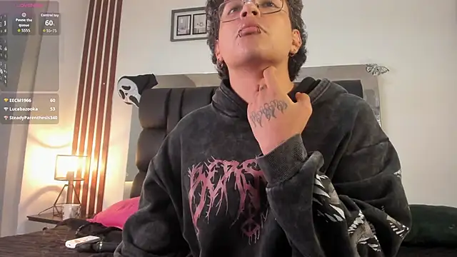 dalhia_and_hades Show in webcam