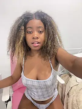 XXX chat uživo modela cleooxoxo