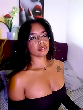 nathyjonees Show in webcam