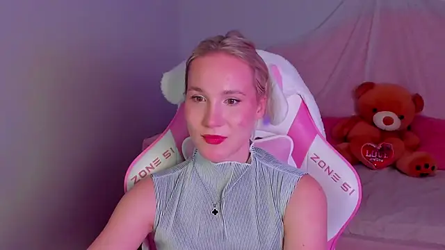 ElaraVoltage ওয়েবক্যাম শো