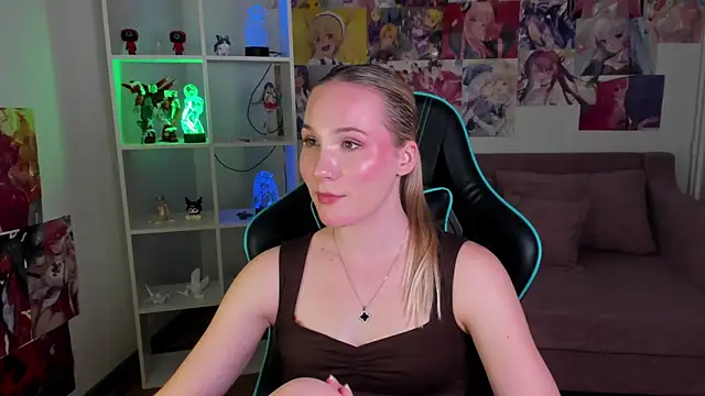 ElaraVoltage Chat XXX in diretta