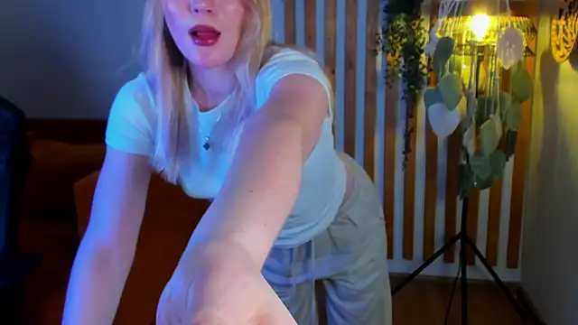 Živý XXX chat ElaraVoltage