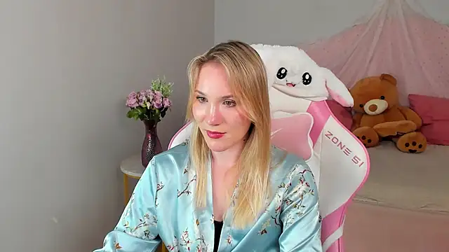 ElaraVoltage's Live XXX Chat