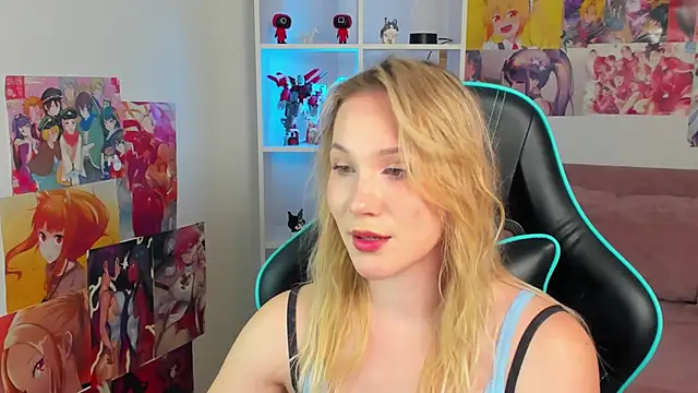 ElaraVoltage live XXX chat