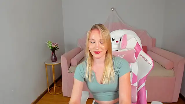 ElaraVoltage Chat XXX in diretta