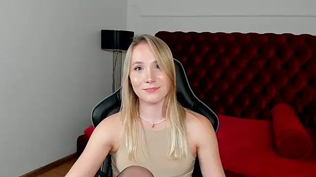 ElaraVoltage XXX чат на живо