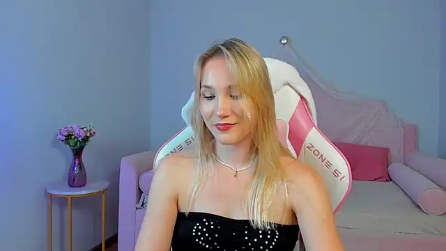 Chat XXX en directo de ElaraVoltage