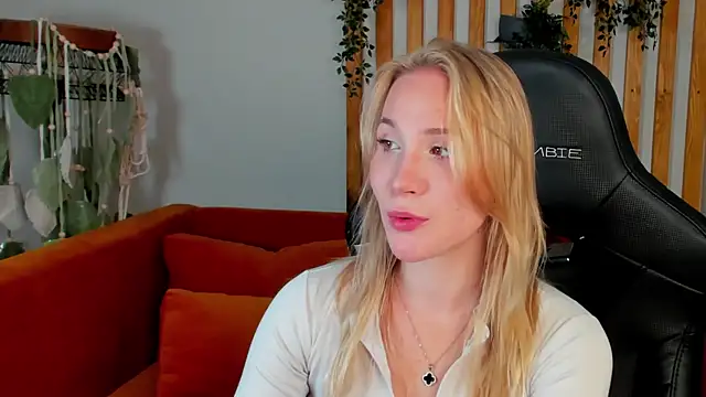 Živý XXX chat ElaraVoltage
