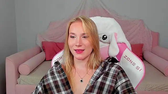 Chat XXX en directo de ElaraVoltage