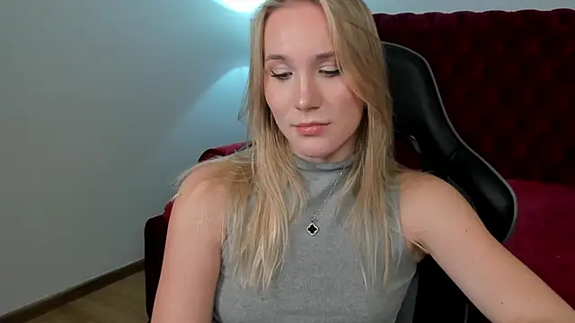 ElaraVoltage Chat XXX live