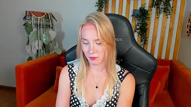 ElaraVoltage – Live XXX-chat