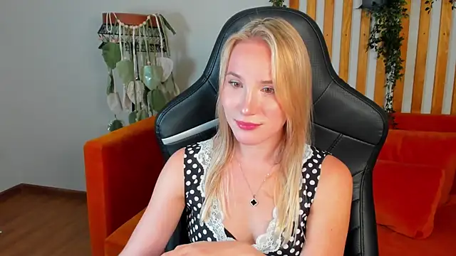 Živý XXX chat ElaraVoltage