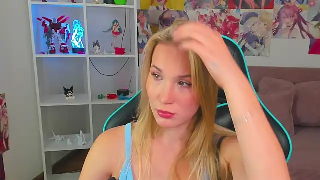 Chat +18 de ElaraVoltage ao vivo