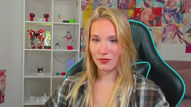 ElaraVoltage's Live XXX Chat