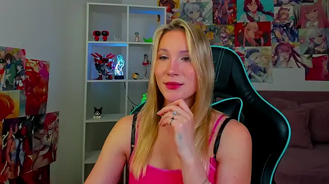 ElaraVoltage Webcamshow