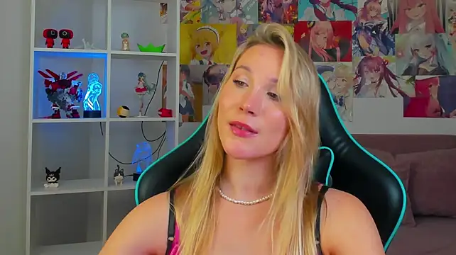 ElaraVoltage's Live XXX Chat