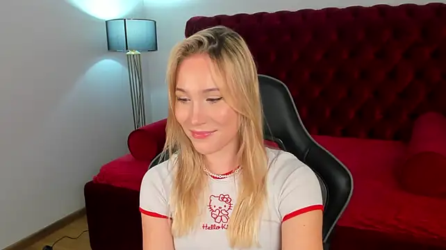 Chat +18 de ElaraVoltage ao vivo