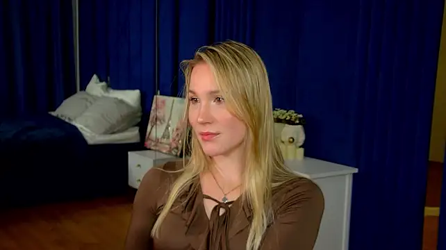 ElaraVoltage Webcamshow