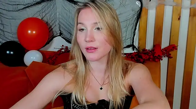Chat XXX en directo de ElaraVoltage