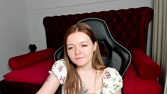 ElinaVale's Live XXX Chat