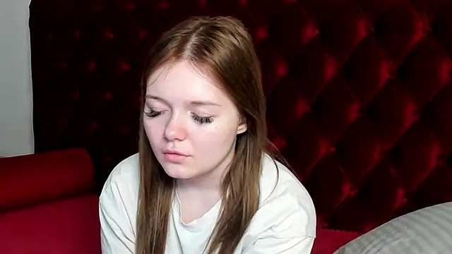 ElinaVale Show in webcam