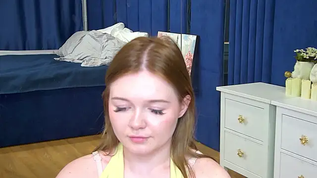 Show modela ElinaVale na web-kameri