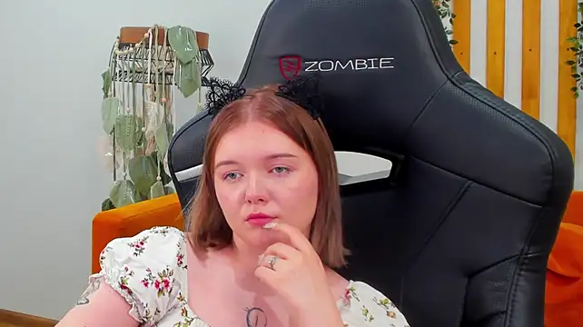ElinaVale Adlı Modelin Web Kamerası Şovu