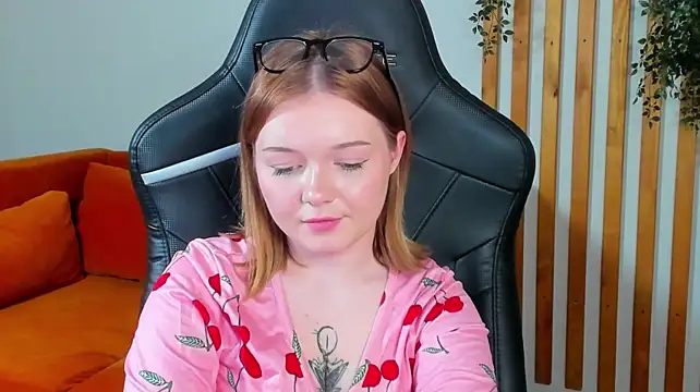 ElinaVale's Webcam Show