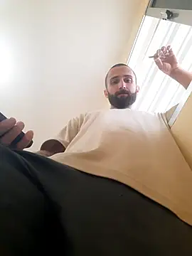 Luccareli10's Webcam Show