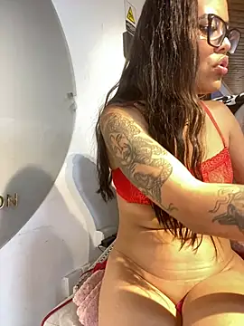 Cloe_pink1 élő XXX-chatje