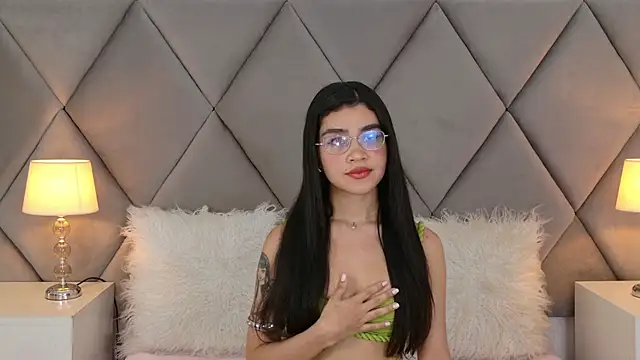 Chat +18 de OliviaDiaz ao vivo