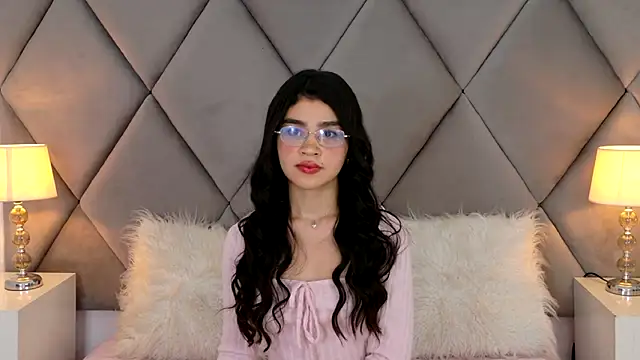OliviaDiaz's Live Chat Room