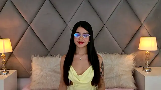 OliviaDiaz Adlı Modelin Canlı XXX Sohbeti