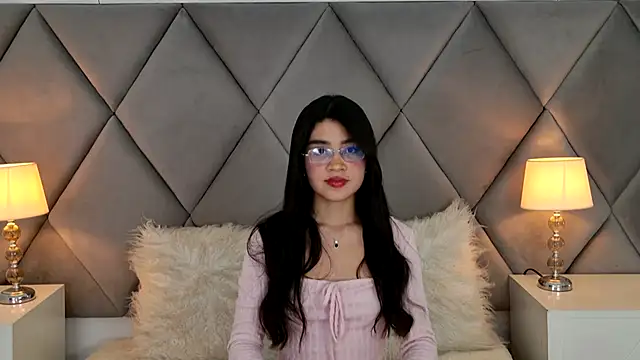OliviaDiaz 现场XXX聊天