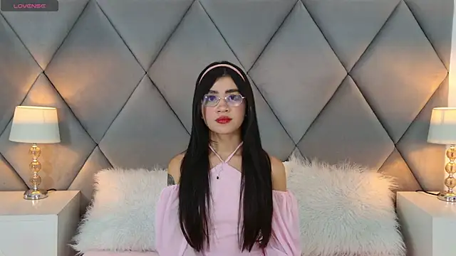 OliviaDiaz Adlı Modelin Canlı XXX Sohbeti
