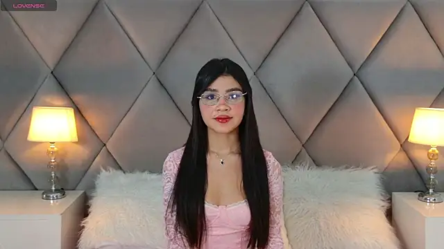 OliviaDiaz 现场XXX聊天