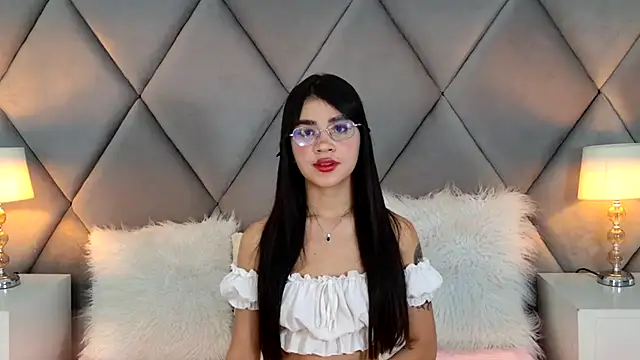 OliviaDiaz: онлайн-секс-чат