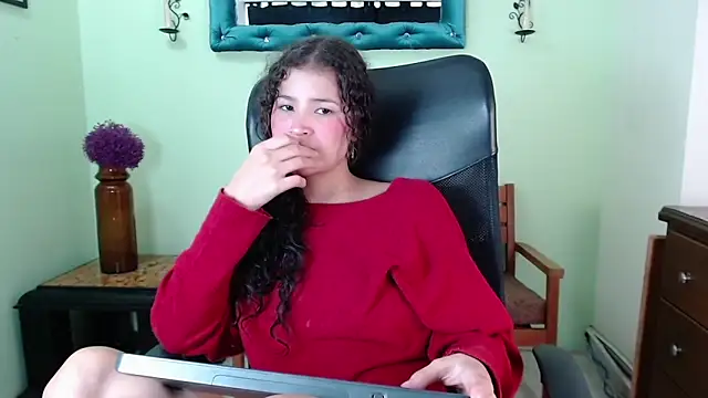 ChalonVera's Live XXX Chat