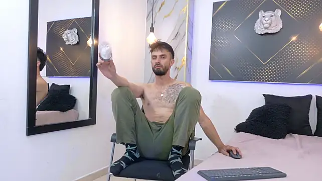XXX chat uživo modela KingOfTemptation